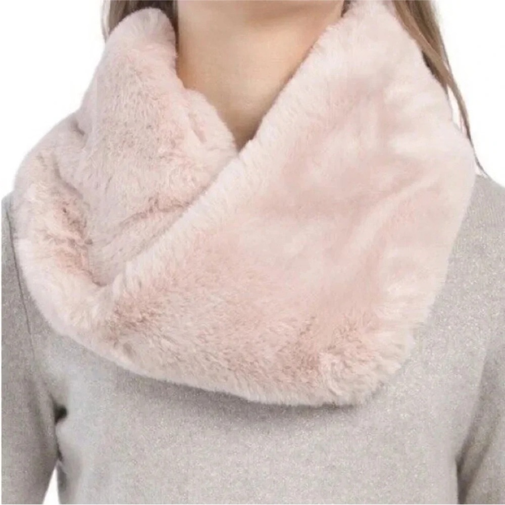 NWT Aspen Faux Fur Blush Pink Twisted Infinity Scarf